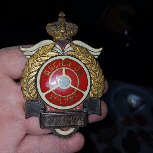 Badge automobile